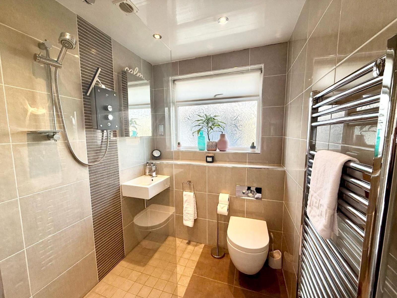 Holiday home Pass The Keys Sarlou Close Limeslade Bay Coastal Getaway