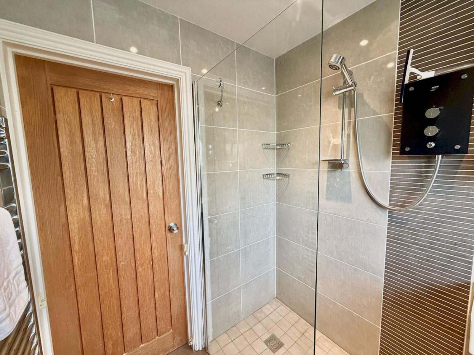 Pass The Keys Sarlou Close Limeslade Bay Coastal Getaway *