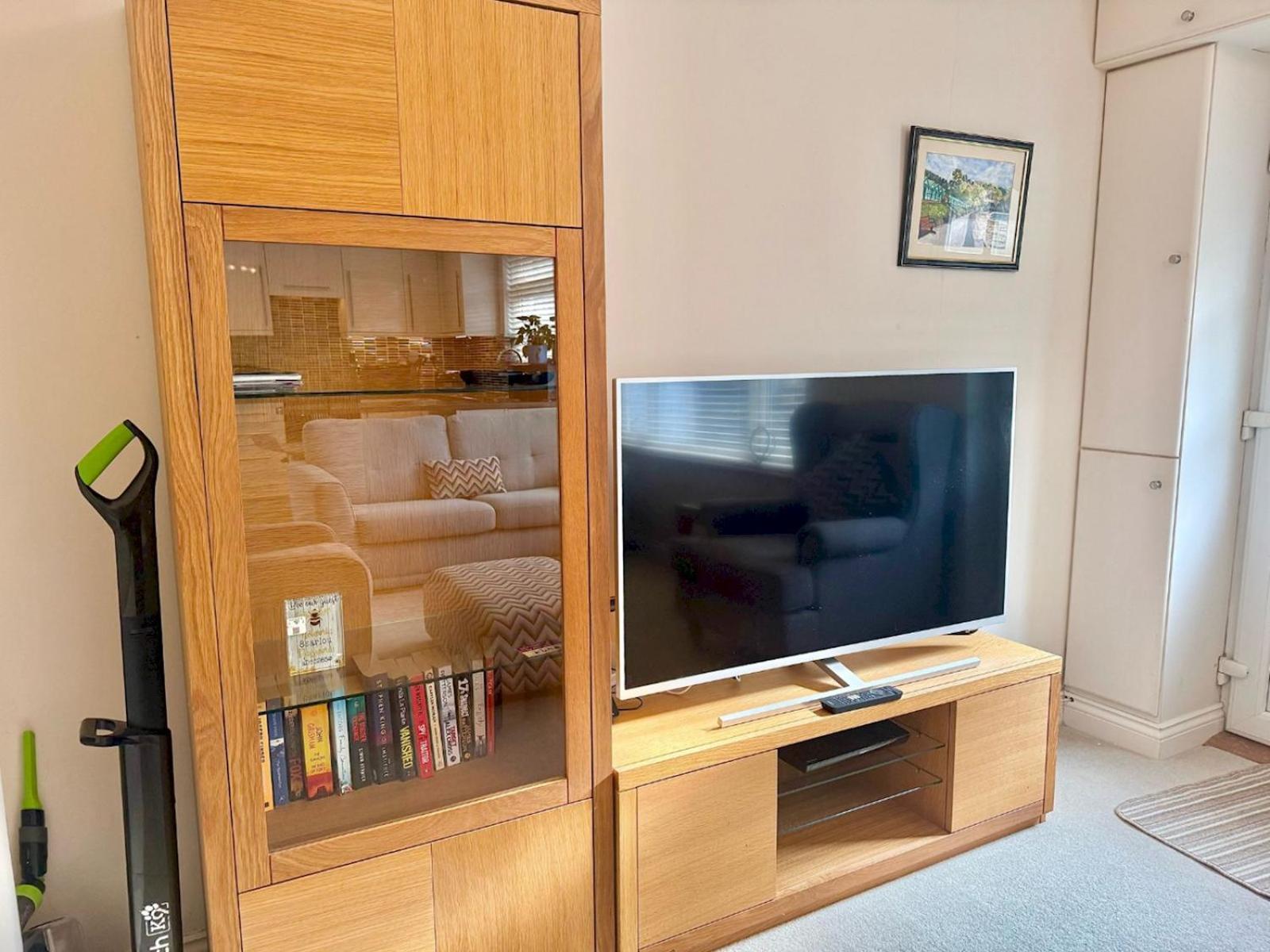 Pass The Keys Sarlou Close Limeslade Bay Coastal Getaway Holiday home *