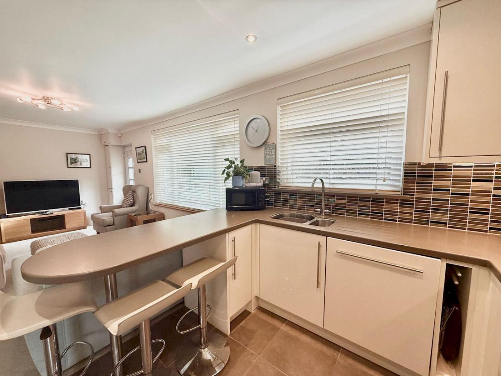 Pass The Keys Sarlou Close Limeslade Bay Coastal Getaway Swansea