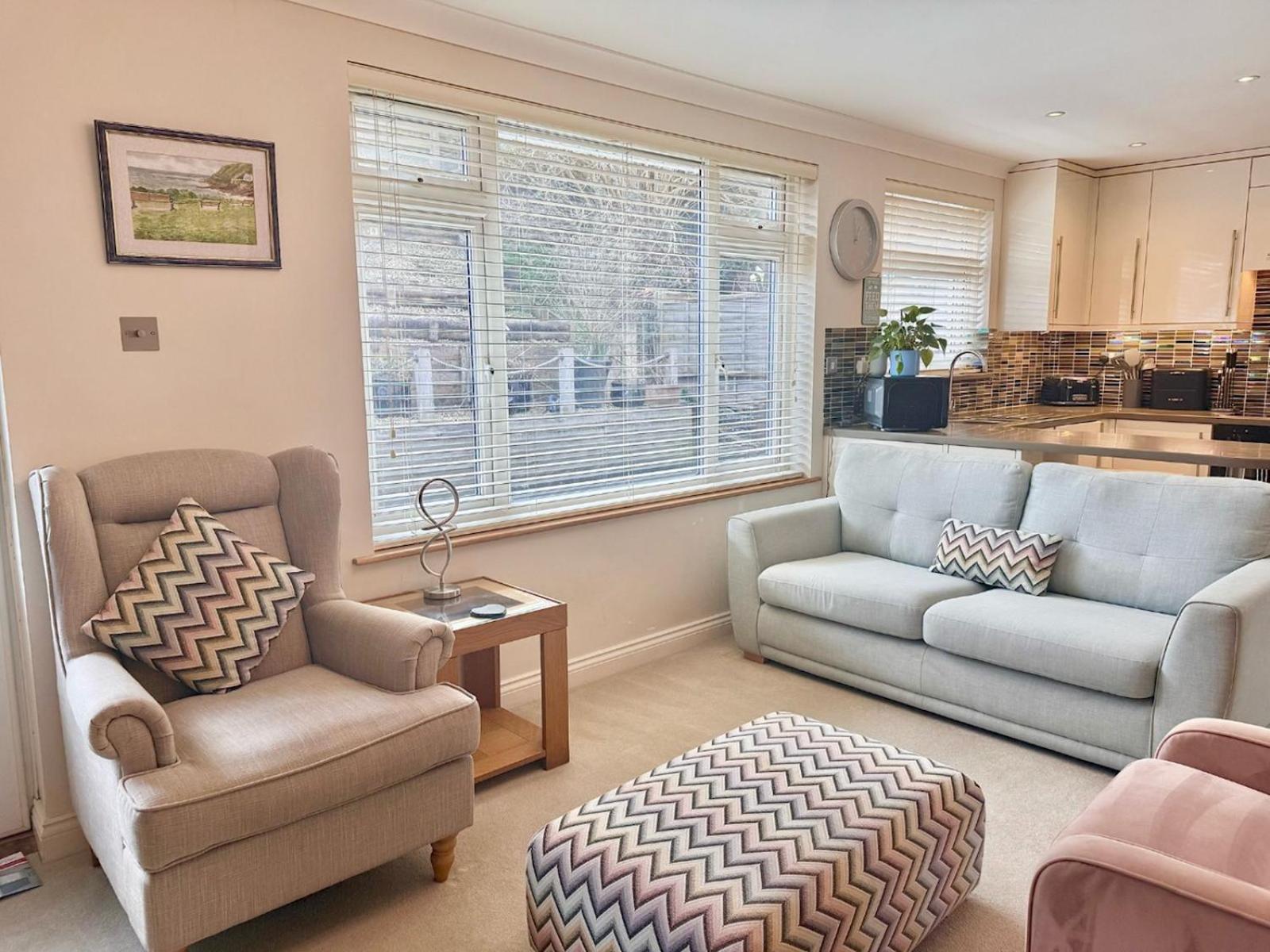 Holiday home Pass The Keys Sarlou Close Limeslade Bay Coastal Getaway *