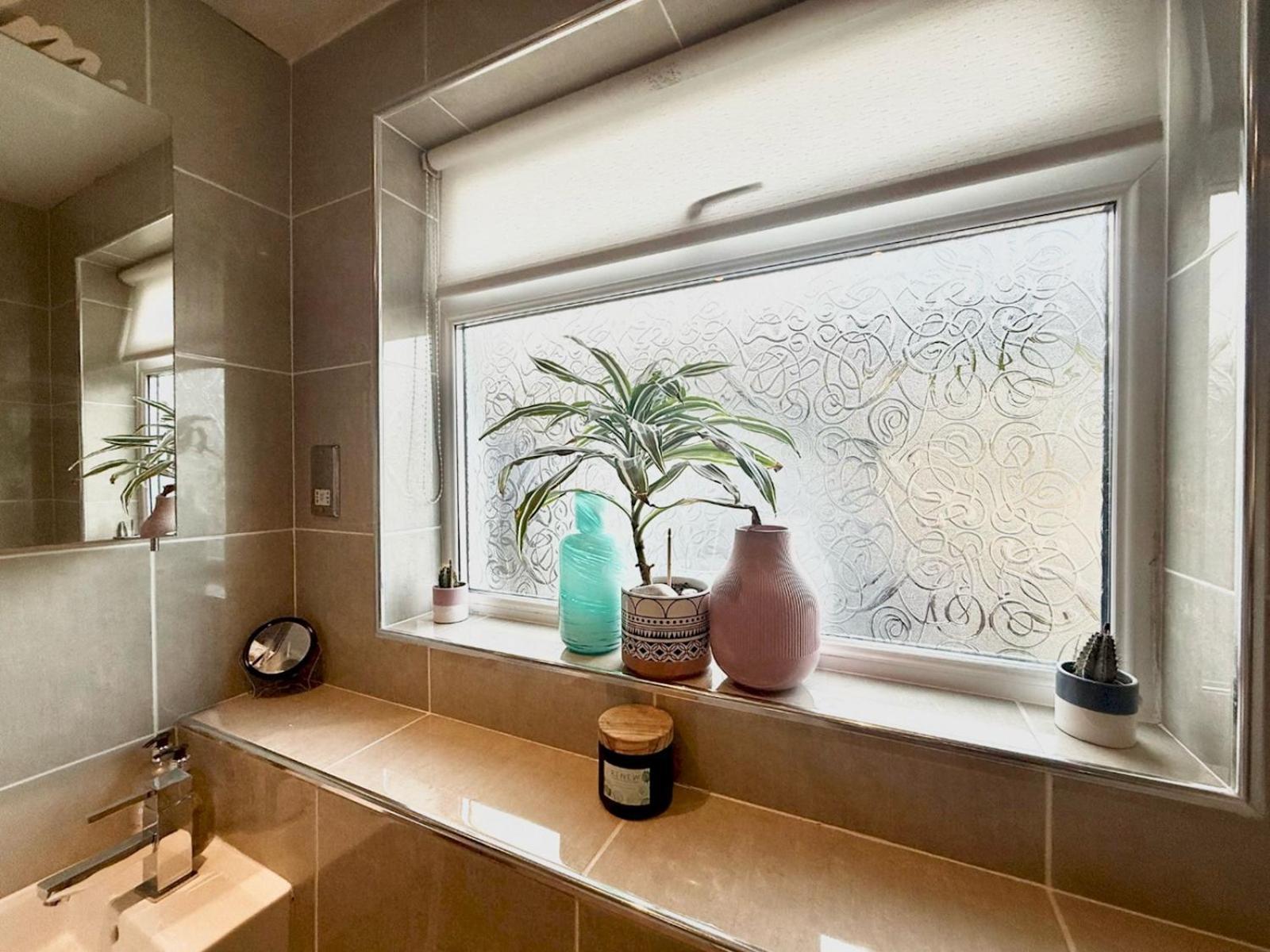 Pass The Keys Sarlou Close Limeslade Bay Coastal Getaway Holiday home *