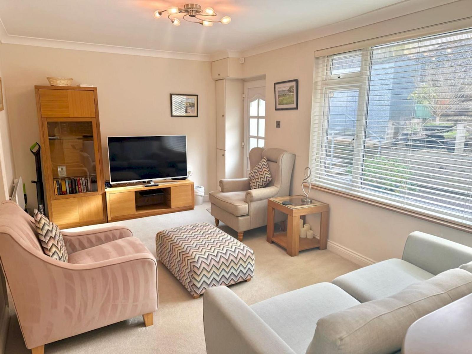 Holiday home Pass The Keys Sarlou Close Limeslade Bay Coastal Getaway Swansea